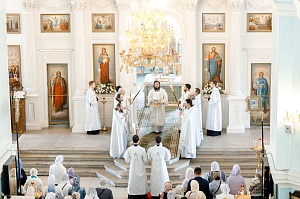 Игумен Алексий сослужил епископу Фоме в Троицком соборе Яхромы