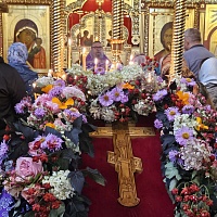 Праздник Воздвижения Честного и Животворящего Креста Господня.